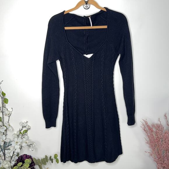 FREE PEOPLE Small World Cable Knit Sweater Dress Black Sz L {SS3} - Picture 3 of 6